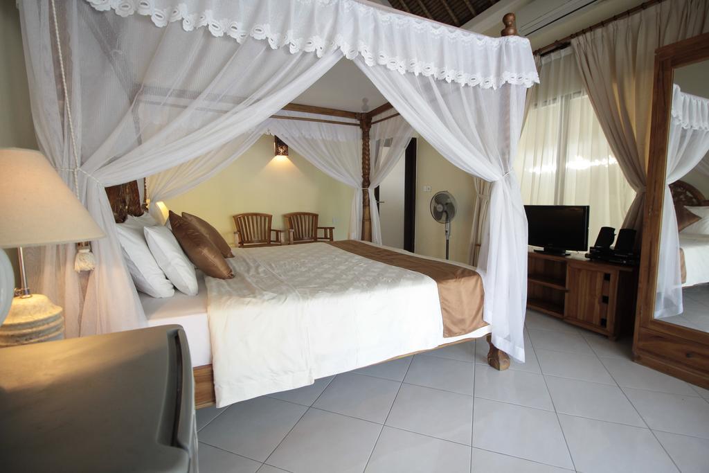 Mutiara Bali Hotel Candi Dasa  Exterior photo